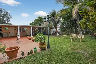 641 NE 140th St, North Miami, FL 33161 - Photo 25