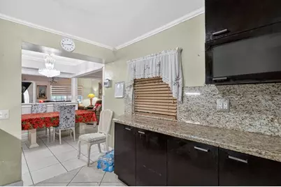 641 NE 140th St, North Miami, FL 33161 - Photo 11