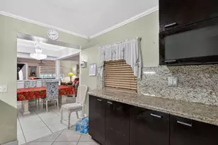 641 NE 140th St, North Miami, FL 33161 - Photo 11