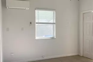 1629 NE 34th Ln, Oakland Park, FL 33334 - Photo 9