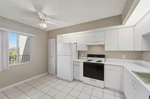 1301 SW 142nd Ave, Pembroke Pines, FL 33027 - Photo 7