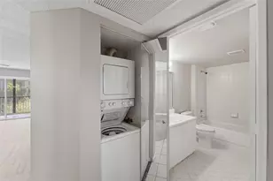 1301 SW 142nd Ave, Pembroke Pines, FL 33027 - Photo 23