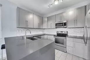 150 Jacaranda Country Club Dr, Plantation, FL 33324 - Photo 1
