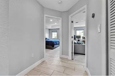 150  Jacaranda Country Club Dr, Unit #200, Plantation, FL 33324 - Photo 23