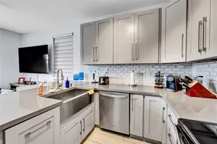 150 Jacaranda Country Club Dr, Plantation, FL 33324 - Photo 11