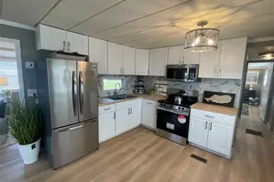 2010 SW 84th Ave, Davie, FL 33324 - Photo 9