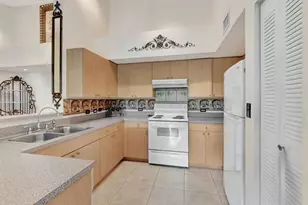 923 Villa Cir, Boynton Beach, FL 33435 - Photo 5