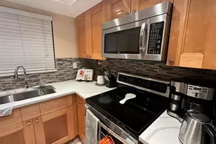 8427 Shadow Ct, Coral Springs, FL 33071 - Photo 5