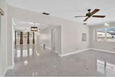 121 NW 77th Way, Pembroke Pines, FL 33024 - Photo 15