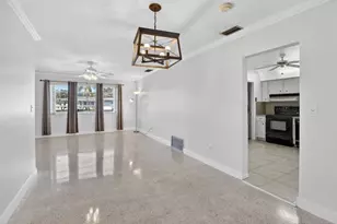 121 NW 77th Way, Pembroke Pines, FL 33024 - Photo 9