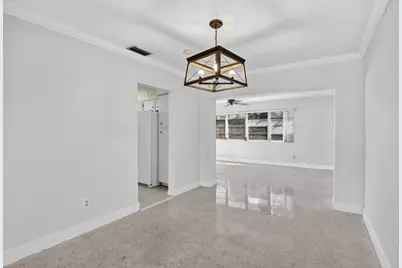 121 NW 77th Way, Pembroke Pines, FL 33024 - Photo 7