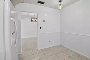121 NW 77th Way, Pembroke Pines, FL 33024 - Photo 13