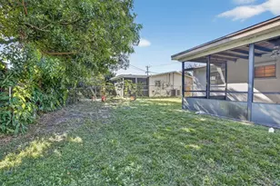 121 NW 77th Way, Pembroke Pines, FL 33024 - Photo 35