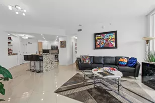 347 N New River Dr E, Fort Lauderdale, FL 33301 - Photo 9