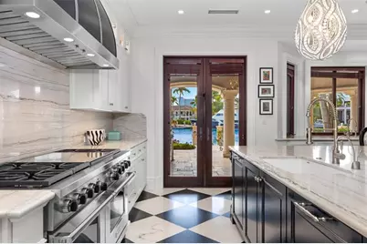 2430  Del Lago Dr, Fort Lauderdale, FL 33316 - Photo 23