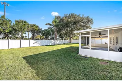 4447  Holly Dr, Palm Beach Gardens, FL 33410 - Photo 19