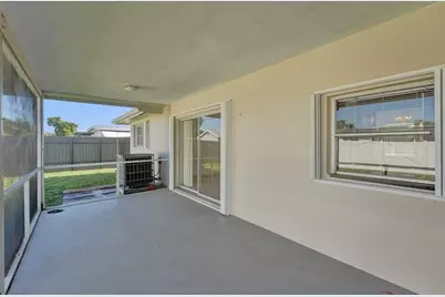 8211 NW 10th St, Pembroke Pines, FL 33024 - Photo 31