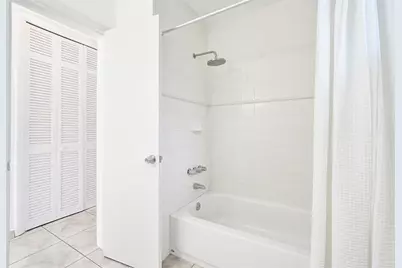 8211 NW 10th St, Pembroke Pines, FL 33024 - Photo 21