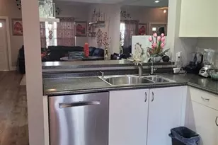 8121 San Carlos Cir, Tamarac, FL 33321 - Photo 13