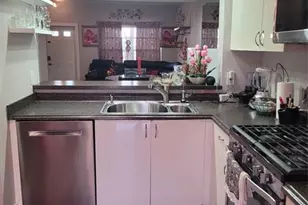 8121 San Carlos Cir, Tamarac, FL 33321 - Photo 11