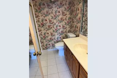 10442  Sunrise Lakes Blvd, Unit #303, Sunrise, FL 33322 - Photo 17