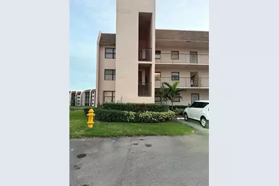 10442  Sunrise Lakes Blvd, Unit #303, Sunrise, FL 33322 - Photo 3