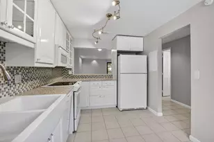 1261 NW 99th Terrace, Pembroke Pines, FL 33024 - Photo 9