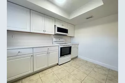 8010 SW 7th St, North Lauderdale, FL 33068 - Photo 3