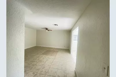 8010 SW 7th St, North Lauderdale, FL 33068 - Photo 15