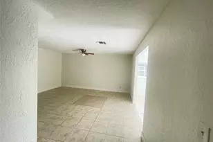 8010 SW 7th St, North Lauderdale, FL 33068 - Photo 15