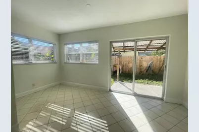 8010 SW 7th St, North Lauderdale, FL 33068 - Photo 17