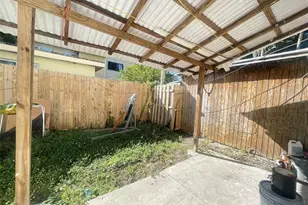 8010 SW 7th St, North Lauderdale, FL 33068 - Photo 19