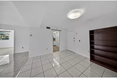 7300 NW 17th St, Unit #203, Plantation, FL 33313 - Photo 9