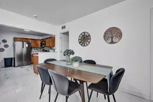 2001 Washington St, Hollywood, FL 33020 - Photo 15