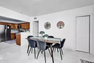 2001 Washington St, Hollywood, FL 33020 - Photo 9