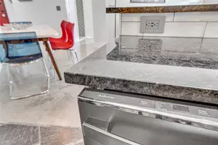 2021 SE 10th Ave, Fort Lauderdale, FL 33316 - Photo 11