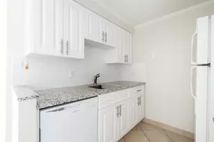 111 Briny Ave Unit, Pompano Beach, FL 33062 - Photo 7