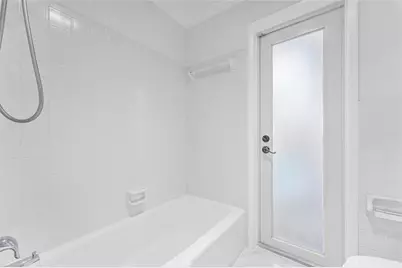 2443 NE 26th St, Lighthouse Point, FL 33064 - Photo 33