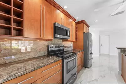 2443 NE 26th St, Lighthouse Point, FL 33064 - Photo 15