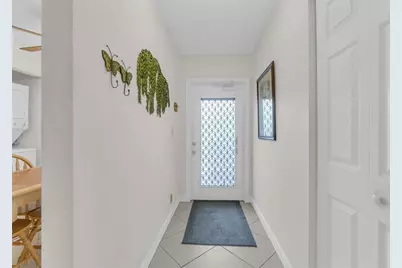 7340  Lake Circle Dr, Unit #301, Margate, FL 33063 - Photo 11