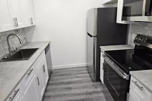 251 SW 132nd Way, Pembroke Pines, FL 33027 - Photo 5