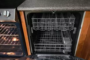 7060 NW 177th St, Hialeah, FL 33015 - Photo 31