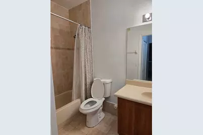 7060 NW 177th St, Unit #103, Hialeah, FL 33015 - Photo 13