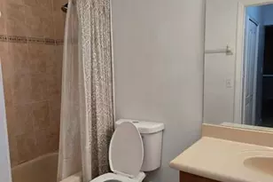 7060 NW 177th St, Hialeah, FL 33015 - Photo 13