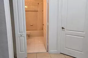 7060 NW 177th St, Hialeah, FL 33015 - Photo 29