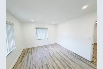 2710  Riverside Dr, Unit #201, Coral Springs, FL 33065 - Photo 17