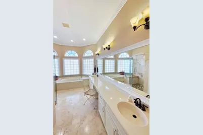 7107  Pinecreek Ln, Coconut Creek, FL 33073 - Photo 15