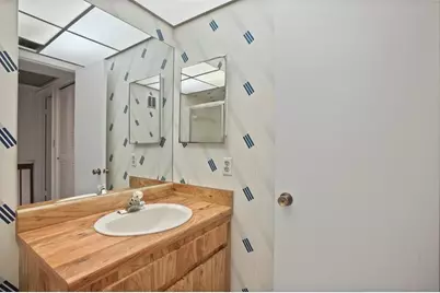 1111  Windward Dr, Pembroke Pines, FL 33026 - Photo 37