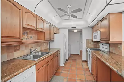 1111  Windward Dr, Pembroke Pines, FL 33026 - Photo 17