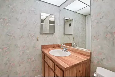 1111  Windward Dr, Pembroke Pines, FL 33026 - Photo 25